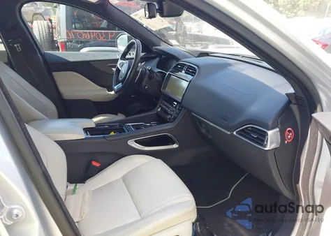 2017 Jaguar F-Pace First Edition z USA, uszkodzony, nr VIN SADCP2BV2HA054844